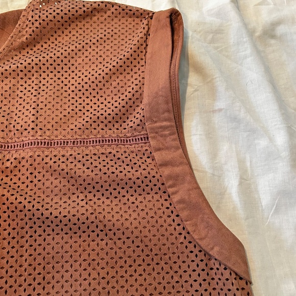 FAUX SUEDE TOP, SLEEVELESS, TOFFEE, SIZE 4X, OPENWORK PATTERN ON FRONT, PLAIN - Picture 12 of 12